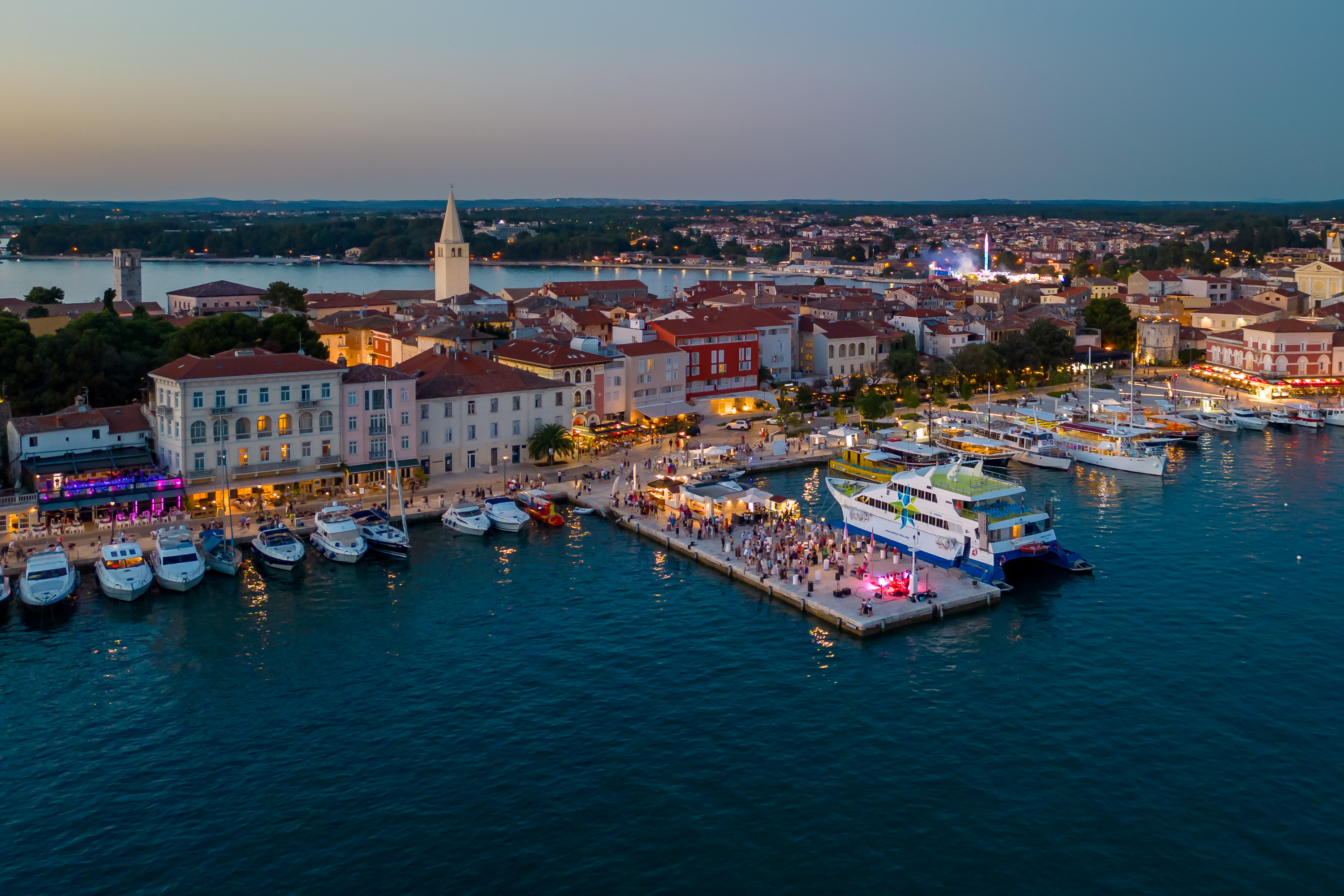 POREČKO LJETO Ovoga tjedna ples na svili, Melting sunset, Pjat na molu, Coldplay tribute band...